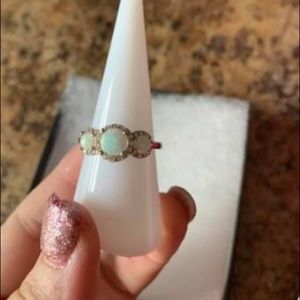 Sz 8 sterling silver opal 3 stone Nwot